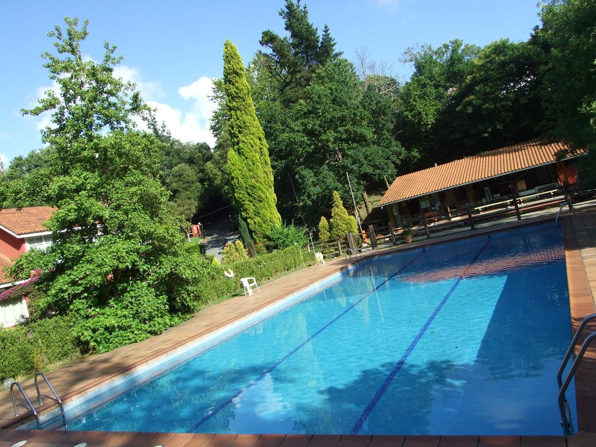Bungalow Camping Los Manzanos Santa Cruz de Oleiros Luaran gambar